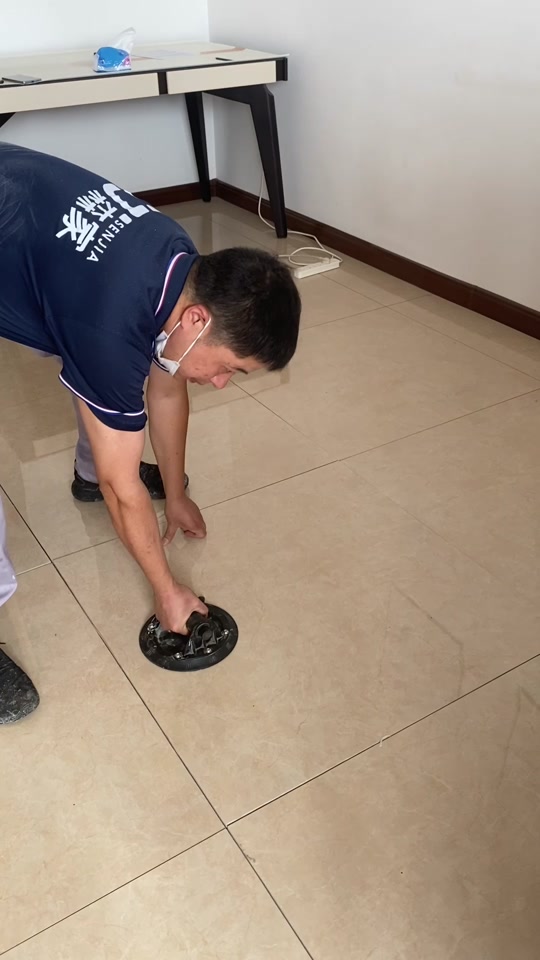 厨房墙砖空鼓的补救方法有哪些(装修厨房墙瓷砖空鼓什么原因导致)